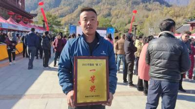 2025年，甘肃省陇南市康县天麻麻王评比及招商会在阳坝召开。三河坝镇斜坡村天麻种